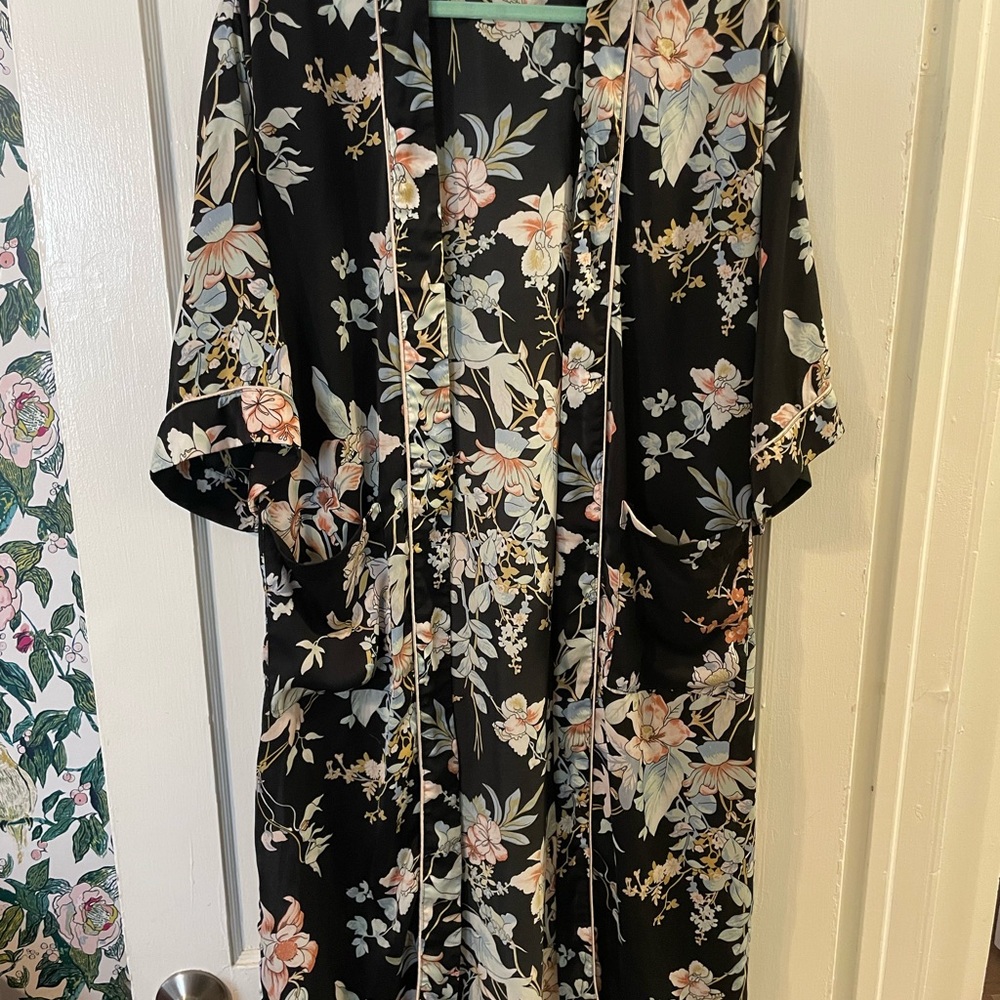 Bleuh Ciel Black Floral Kimono
